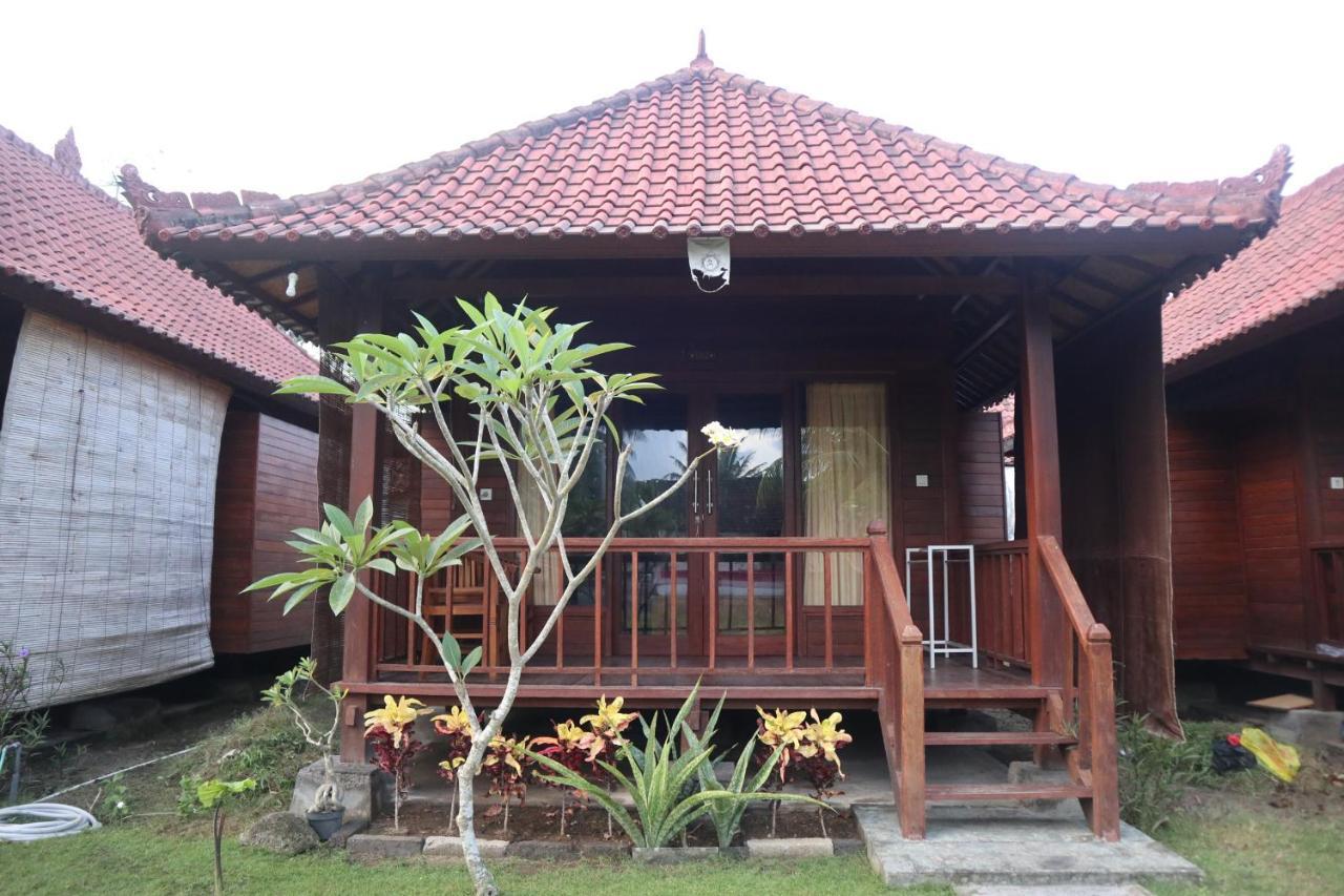 Svaha Nusa Guest House Lembongan Esterno foto