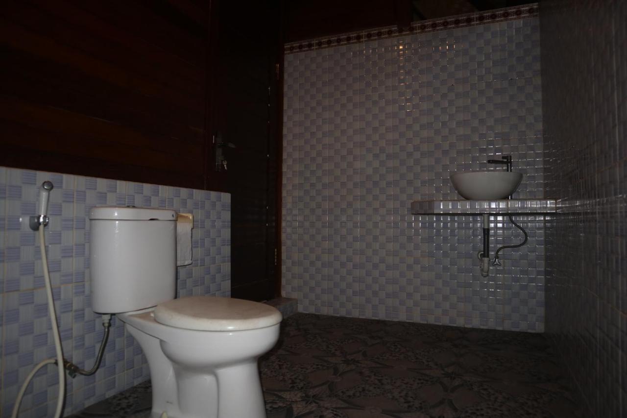 Svaha Nusa Guest House Lembongan Esterno foto