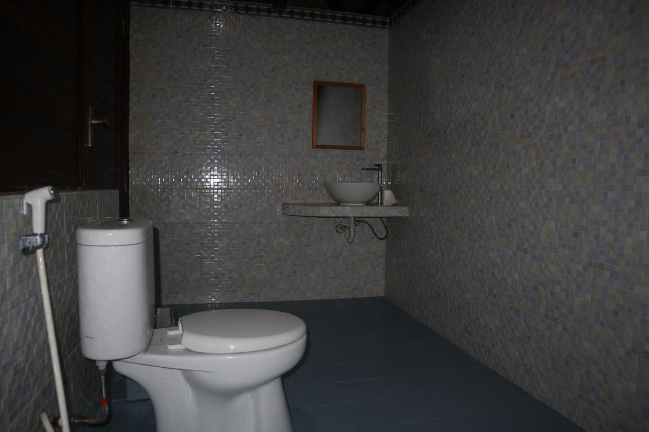 Svaha Nusa Guest House Lembongan Esterno foto