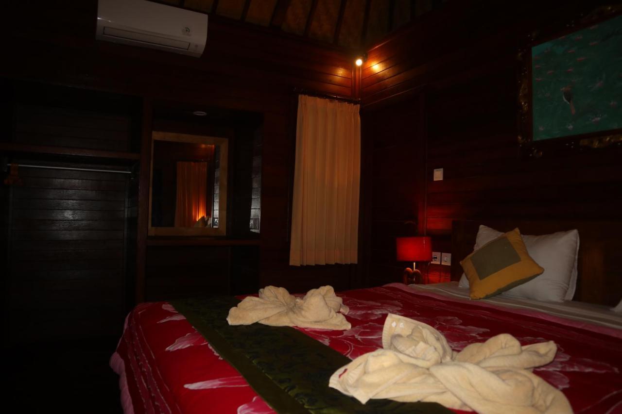 Svaha Nusa Guest House Lembongan Esterno foto