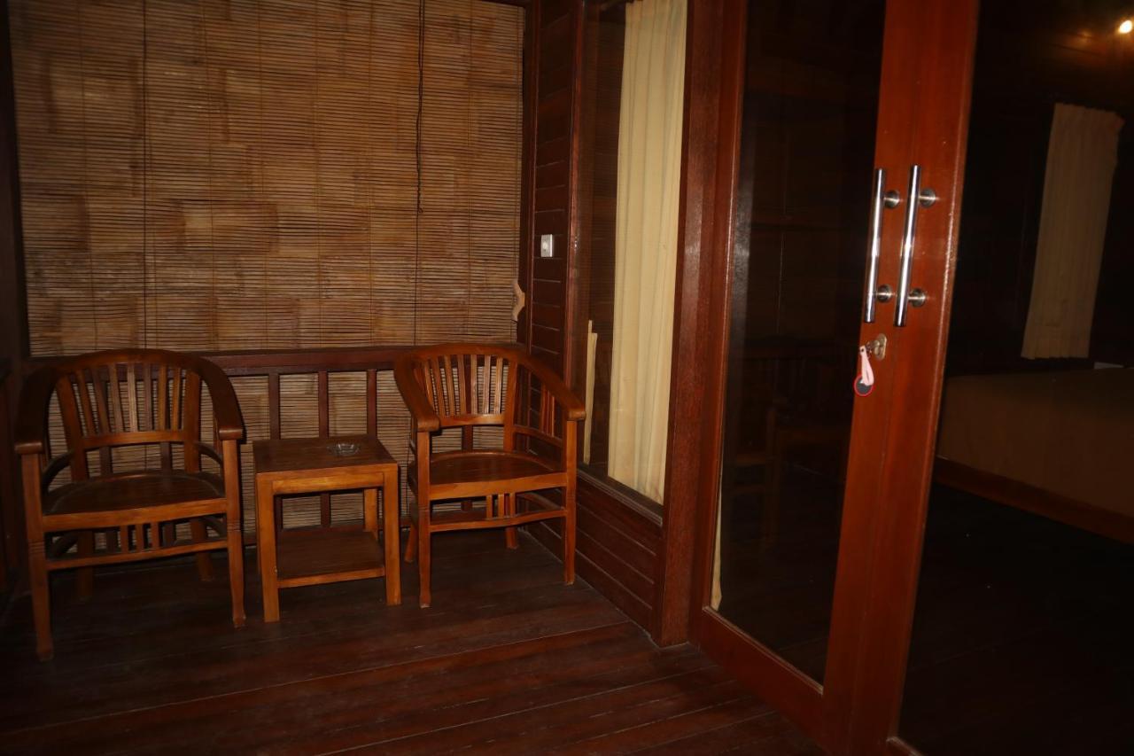 Svaha Nusa Guest House Lembongan Esterno foto