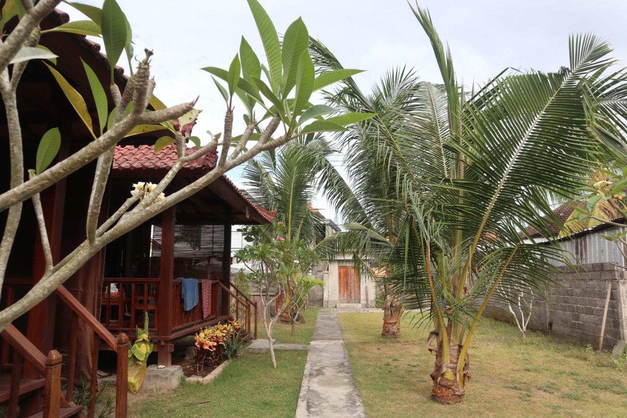 Svaha Nusa Guest House Lembongan Esterno foto