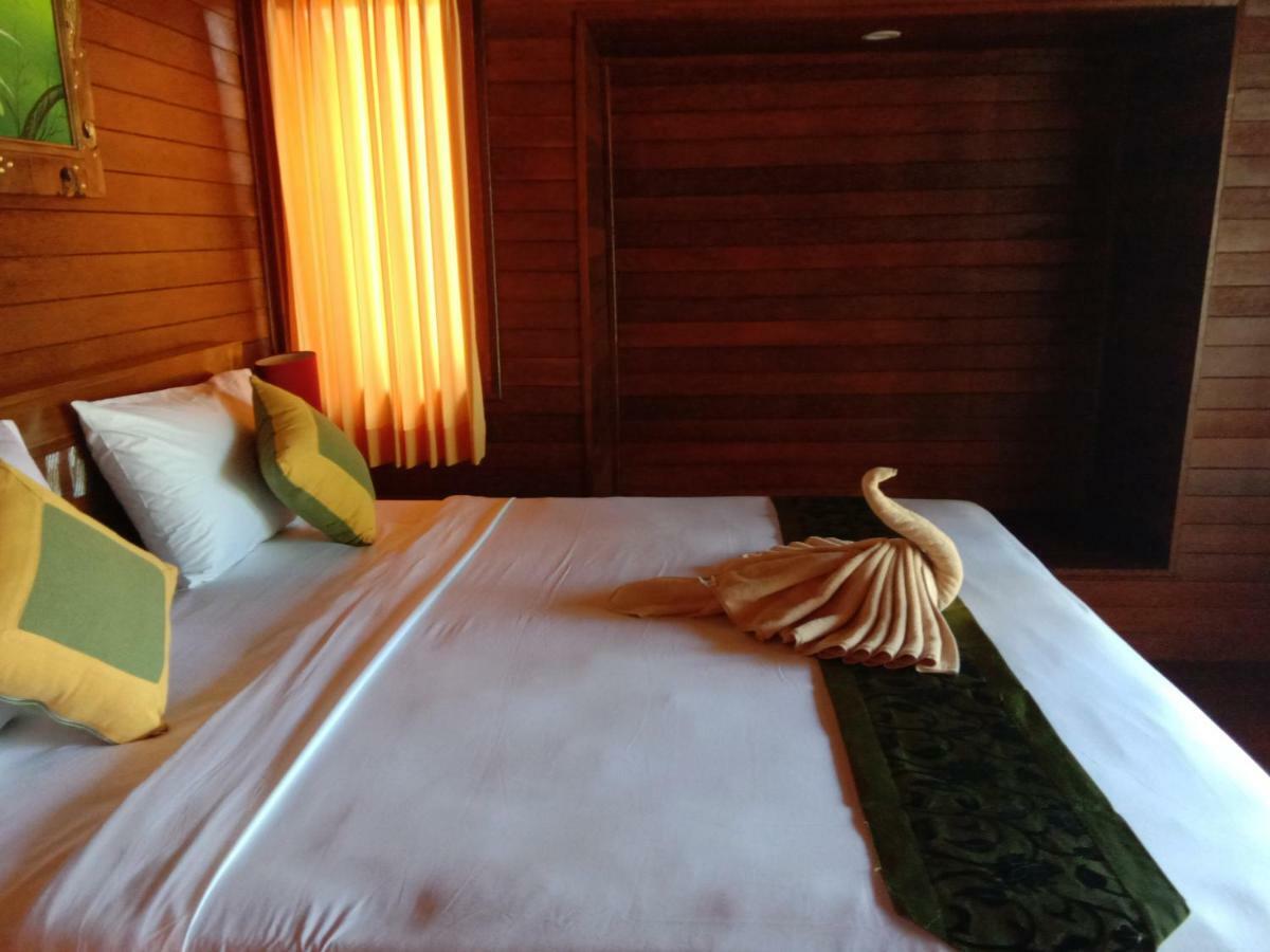 Svaha Nusa Guest House Lembongan Esterno foto
