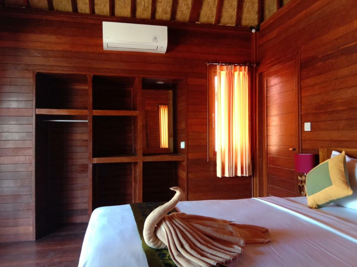 Svaha Nusa Guest House Lembongan Esterno foto