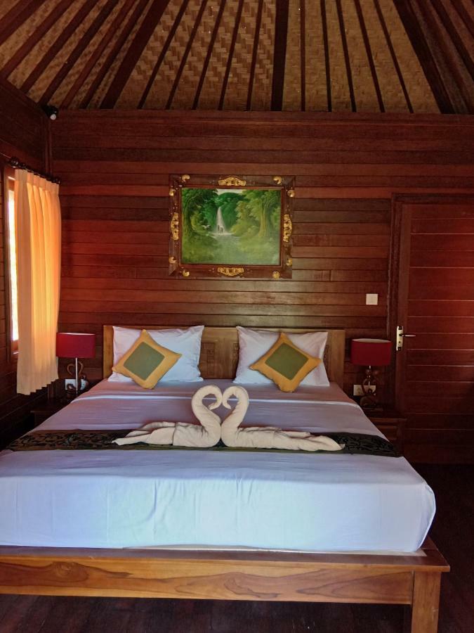 Svaha Nusa Guest House Lembongan Esterno foto