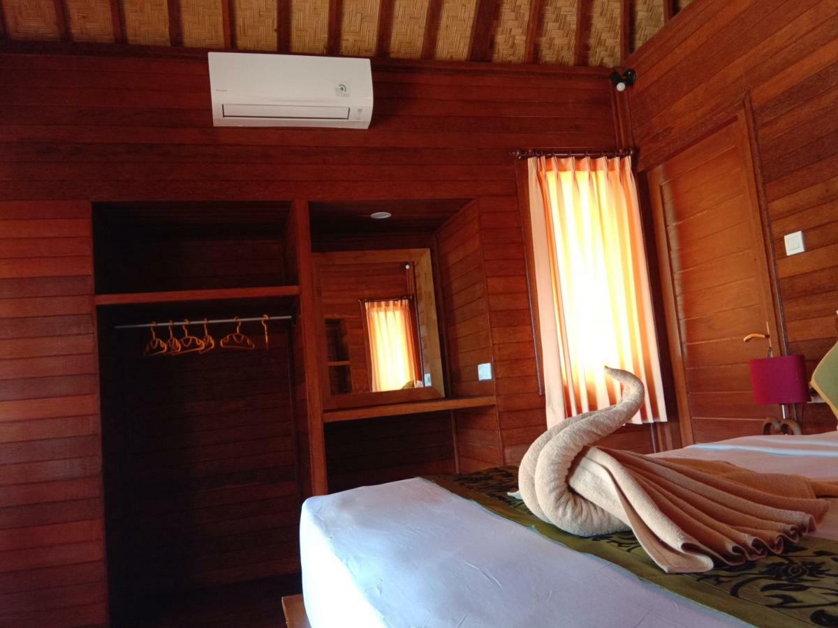 Svaha Nusa Guest House Lembongan Esterno foto
