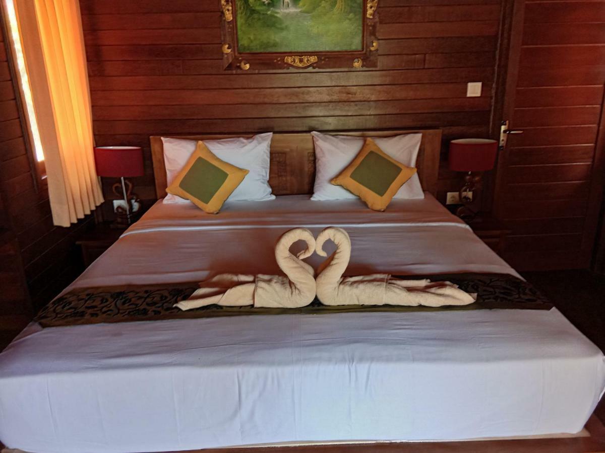 Svaha Nusa Guest House Lembongan Esterno foto