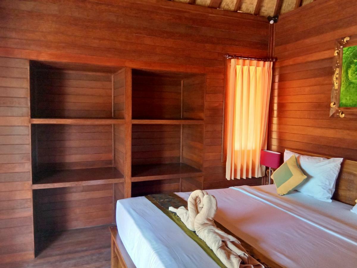 Svaha Nusa Guest House Lembongan Esterno foto