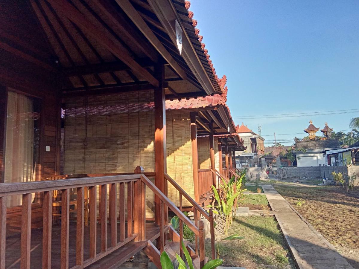 Svaha Nusa Guest House Lembongan Esterno foto