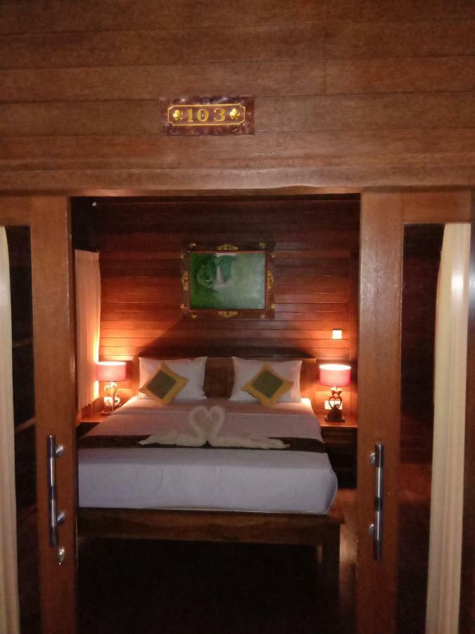 Svaha Nusa Guest House Lembongan Esterno foto