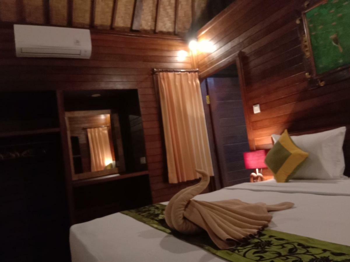 Svaha Nusa Guest House Lembongan Esterno foto