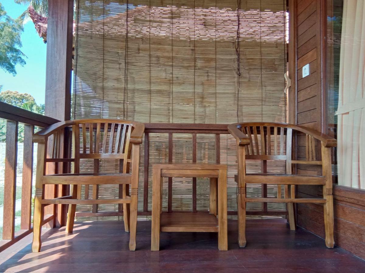 Svaha Nusa Guest House Lembongan Esterno foto