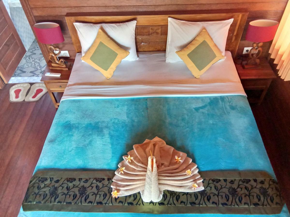 Svaha Nusa Guest House Lembongan Esterno foto