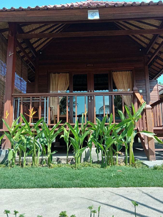 Svaha Nusa Guest House Lembongan Esterno foto
